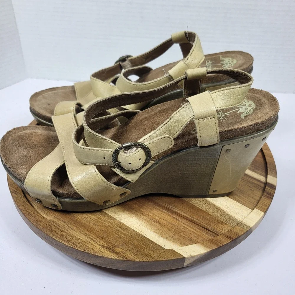 Dansko Womens 41‎ Leather Wedge Sandals Beige Studded Strappy 1907039300